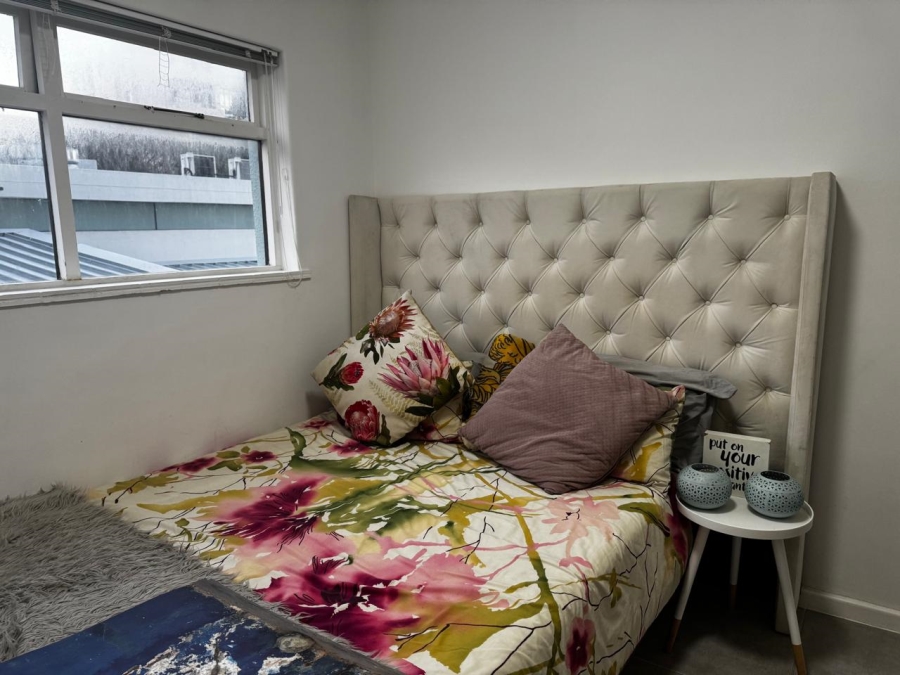 2 Bedroom Property for Sale in Sea Point Western Cape